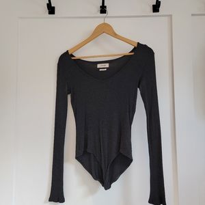 Aritzia TNA Ribbed Long Sleeve Bodysuit